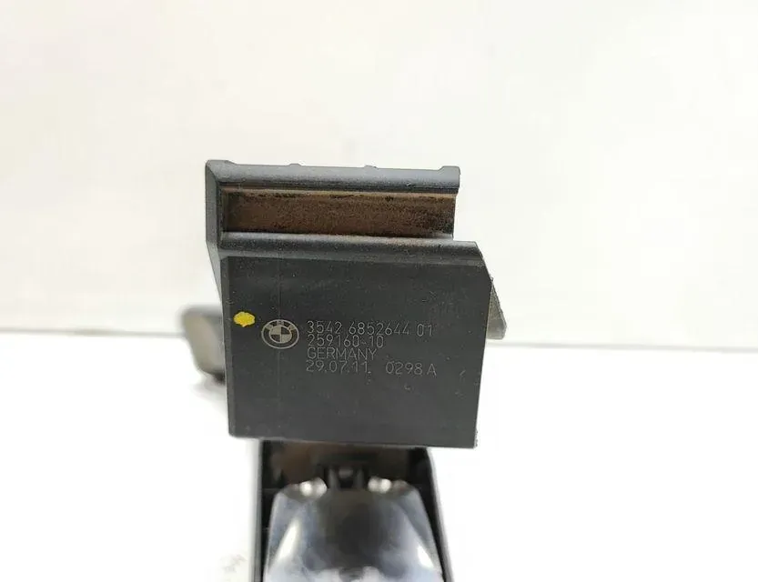 BMW 5 Series F10/F11 (2009-2017) Throttle Pedal 6852644 33631855