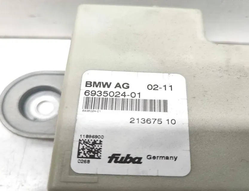 BMW 3 Series E90/E91/E92/E93 (2004-2013) Zosilňovač antény na kufri 6935024 33633784