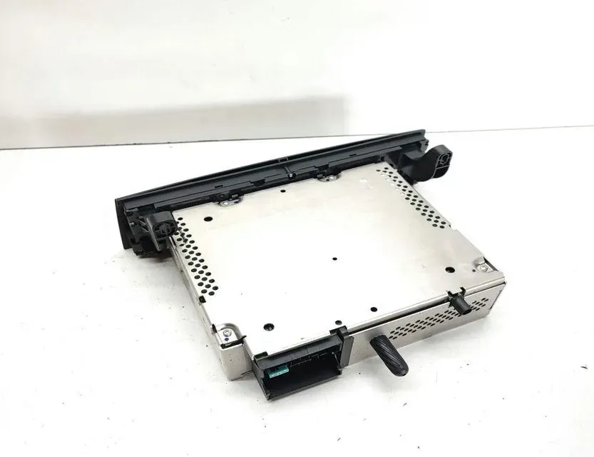 BMW 1 Series E81/E82/E87/E88 (2004-2013) Music Player With GPS 9236531 33635781