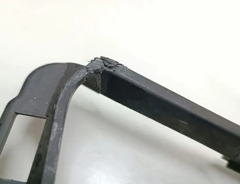 BMW 3 Series E90/E91/E92/E93 (2004-2013) Нижняя решетка переднего бампера 15857711 33644417