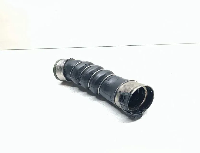 BMW 1 Series E81/E82/E87/E88 (2004-2013) Intercooler hadica 7797480 33648737