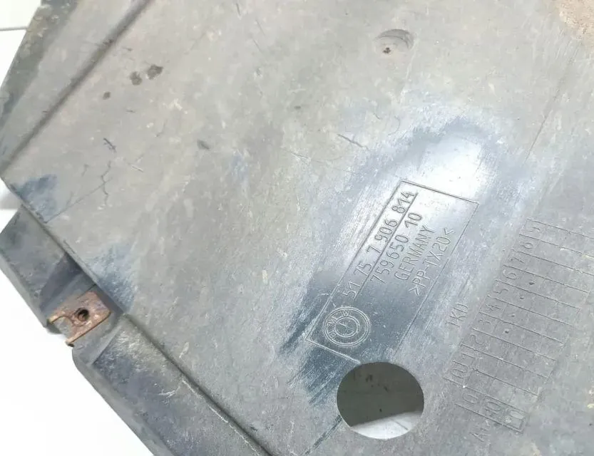 BMW 1 Series E81/E82/E87/E88 (2004-2013) Ďalší maskovaný panel 7906814 33652005