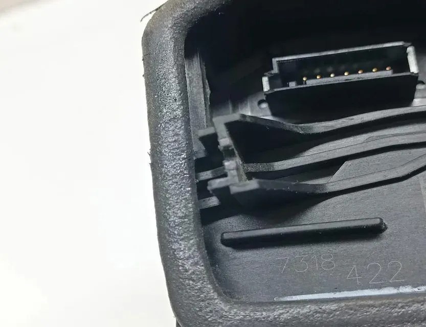 BMW 5 Series F10/F11 (2009-2017) Zámok pravých zadných dverí 7318422 33664363