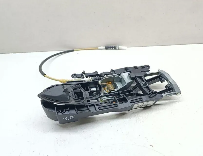 BMW 5 Series F10/F11 (2009-2017) Rám vnútorného kľučky ľavých zadných dverí 8722713 33667781