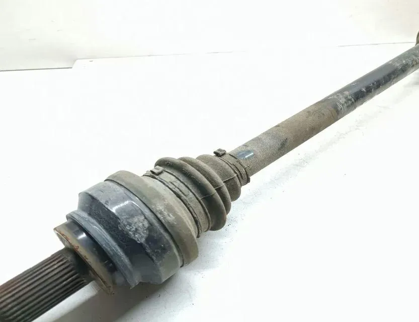 BMW 5 Series F10/F11 (2009-2017) Rear Right Driveshaft 7581018 33670720