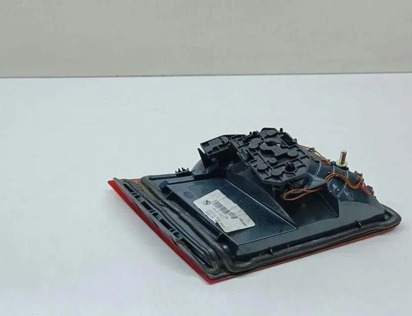 BMW 5 Series F10/F11 (2009-2017) Pravé zadné svetlo na kufri 7203226 33676189
