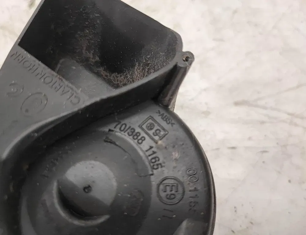 AUDI A6 C6/4F (2004-2011) Сигнал 703881165 33676763