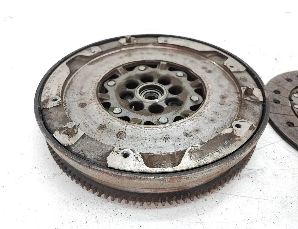 BMW 3 Series E90/E91/E92/E93 (2004-2013) Clutch Kit 33677335