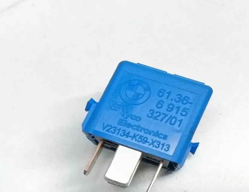 BMW 3 Series E90/E91/E92/E93 (2004-2013) Реле 6915327 33677433