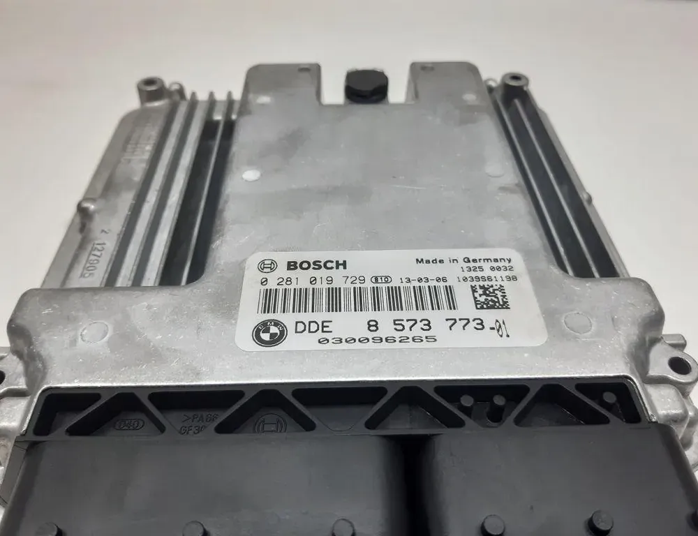 BMW 5 Series F10/F11 (2009-2017) Блок управления двигателем 8573773 33681963