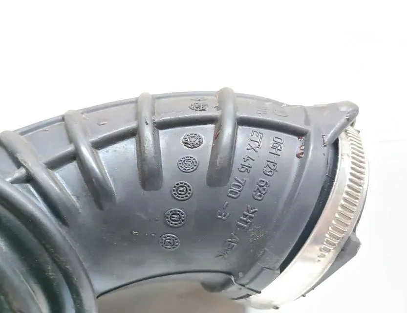 AUDI A4 B8/8K (2011-2016) Iné rúrky 06H129629 33685801