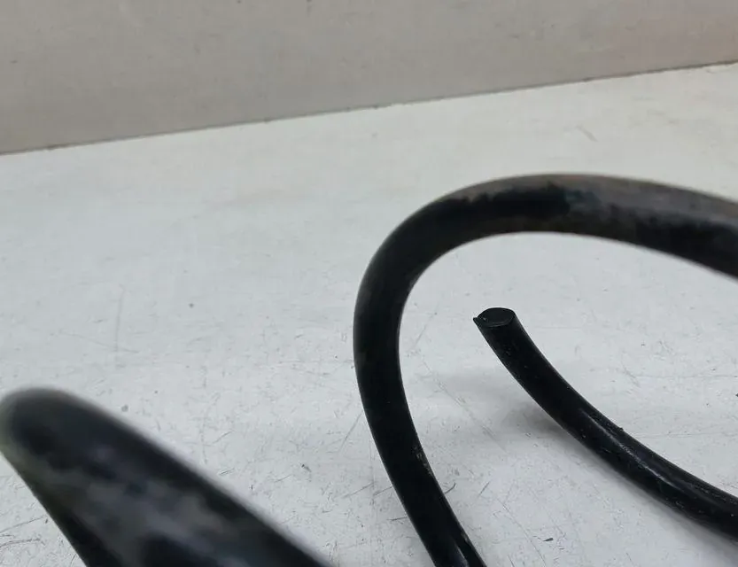 BMW X1 E84 (2009-2015) Pravá predná pružina 33686956