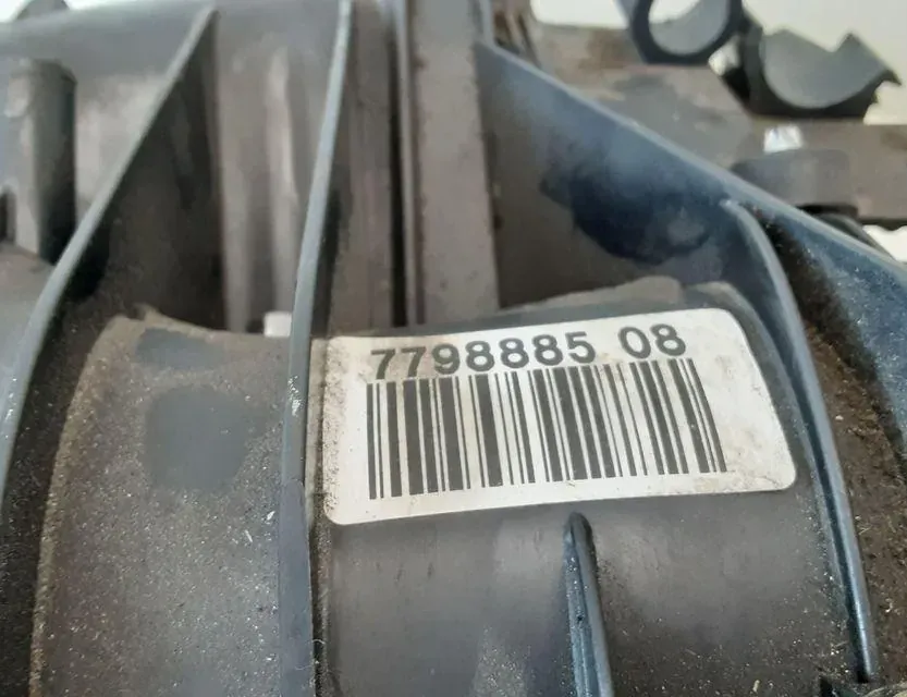 BMW 1 Series E81/E82/E87/E88 (2004-2013) Впускной коллектор 7798885 33698163