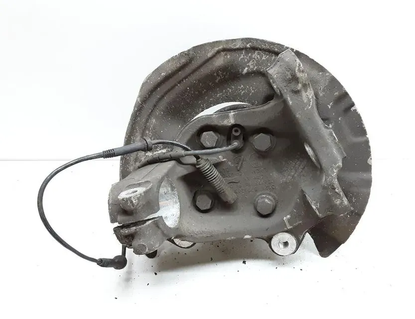 BMW 1 Series E81/E82/E87/E88 (2004-2013) Ľavý predný náboj kolesa 33700765