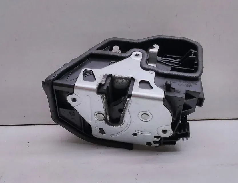 BMW 1 Series F20/F21 (2011-2020) Zámok ľavých zadných dverí 7202147 33702202