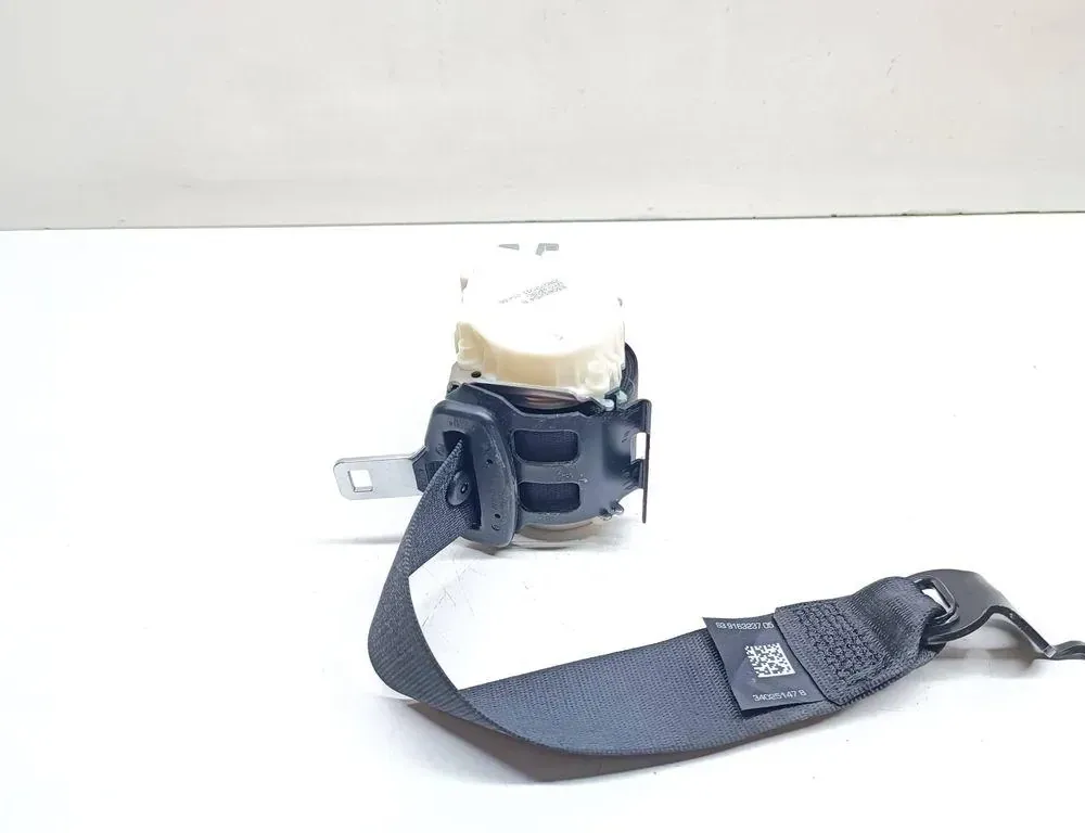 BMW 5 Series F10/F11 (2009-2017) Pravý zadný bezpečnostný pás 9163237 33735114