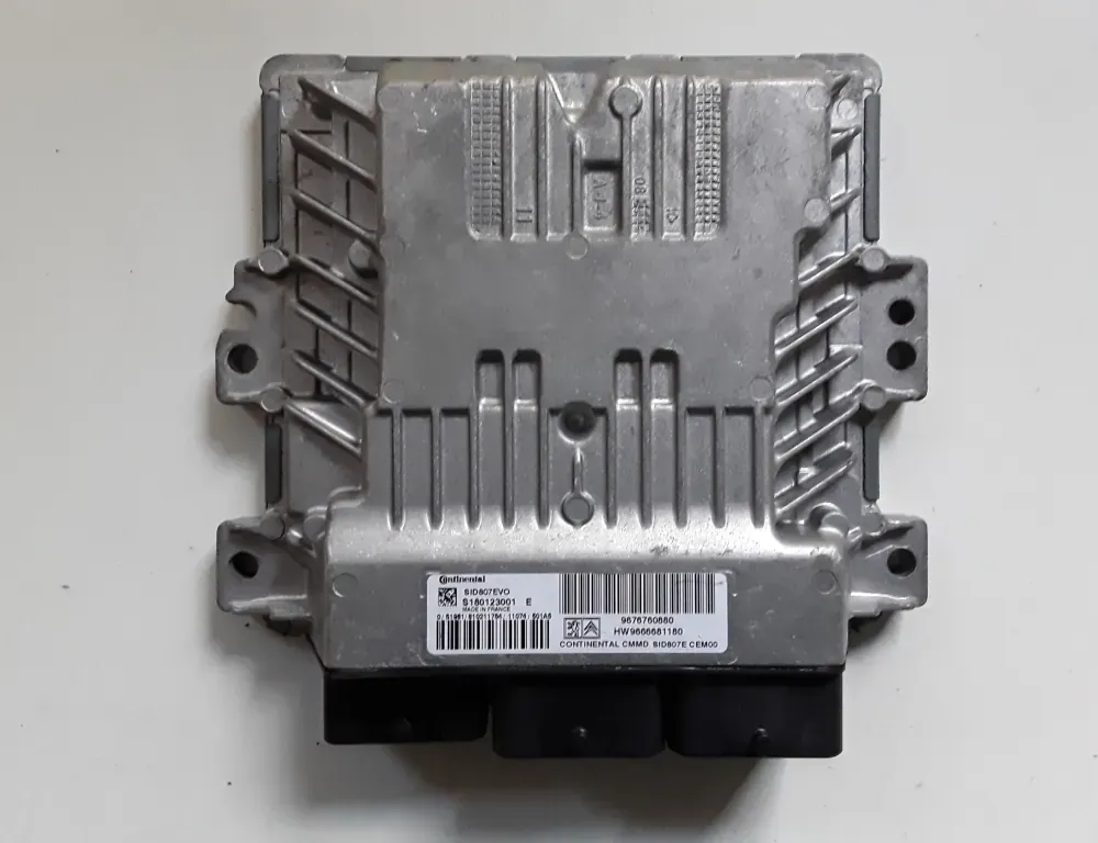 PEUGEOT 508 1 generation (2010-2020) Блок управления двигателем 9676760880,S180123001E 34473526