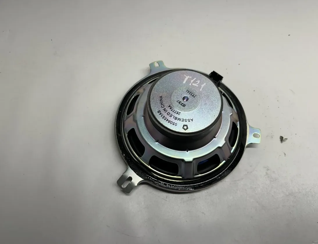 DODGE Challenger 3 generation (2008-2024) Zadný ľavý reproduktor dverí 05064551AB 27552833