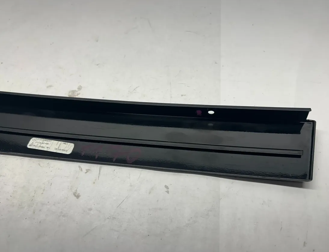 MERCEDES-BENZ GL-Class X166 (2012-2015) Pravé zadné dvere vertikálne lemy A1668700287 31962751