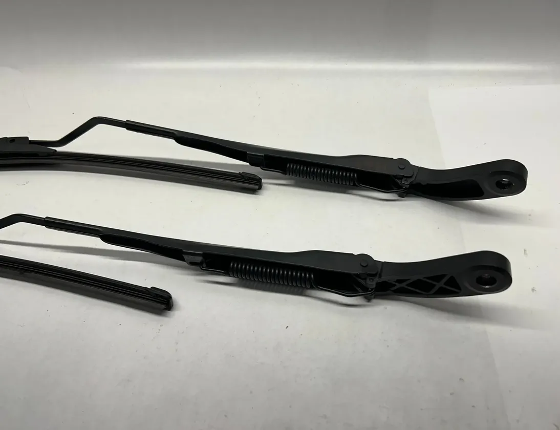 RAM Ram 4 generation (2008-2023) Front Wiper Arms 89813812,89813805,24569 32095808
