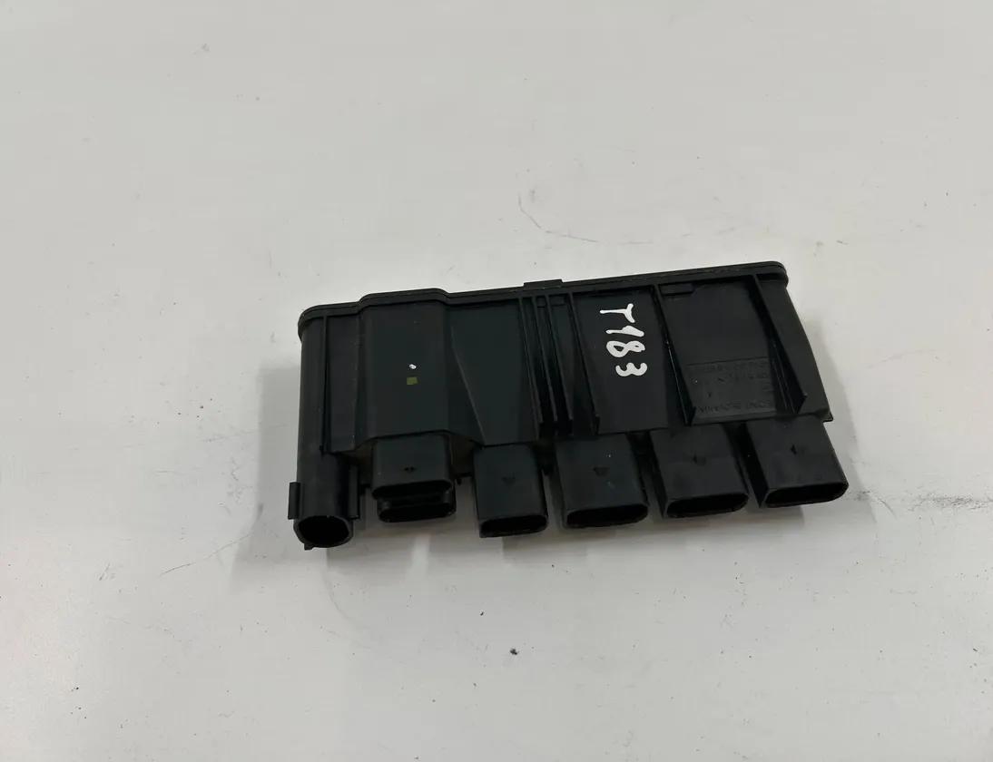 BMW 7 Series G11/G12 (2015-2023) Распределительная коробка 8638552 33725982