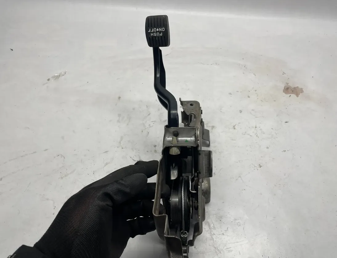 DODGE Challenger 3 generation (2008-2024)  Механизм стояночного тормоза 04779478AI,04779478,30651AL,30651 34393824