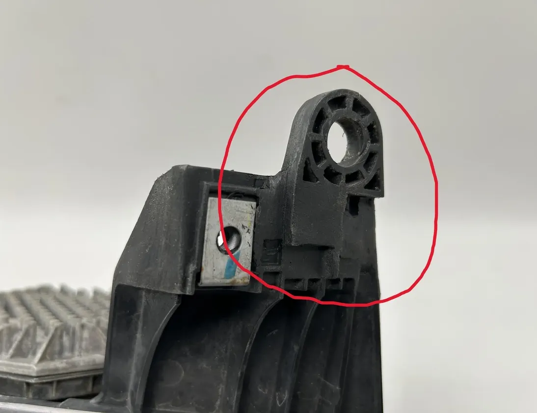 RAM Ram 4 generation (2008-2023) Ľavé predné svetlomety P68316085AE,68316085AE 34291032