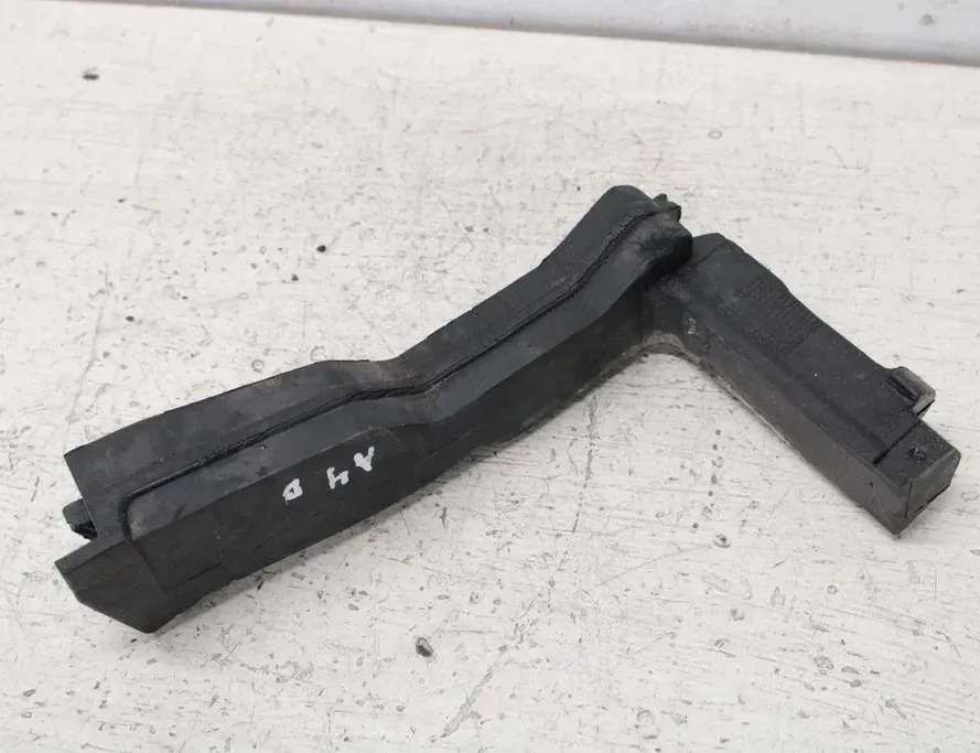 AUDI A4 B5/8D (1994-2001) Other Body Parts 8K0823722H 33271110