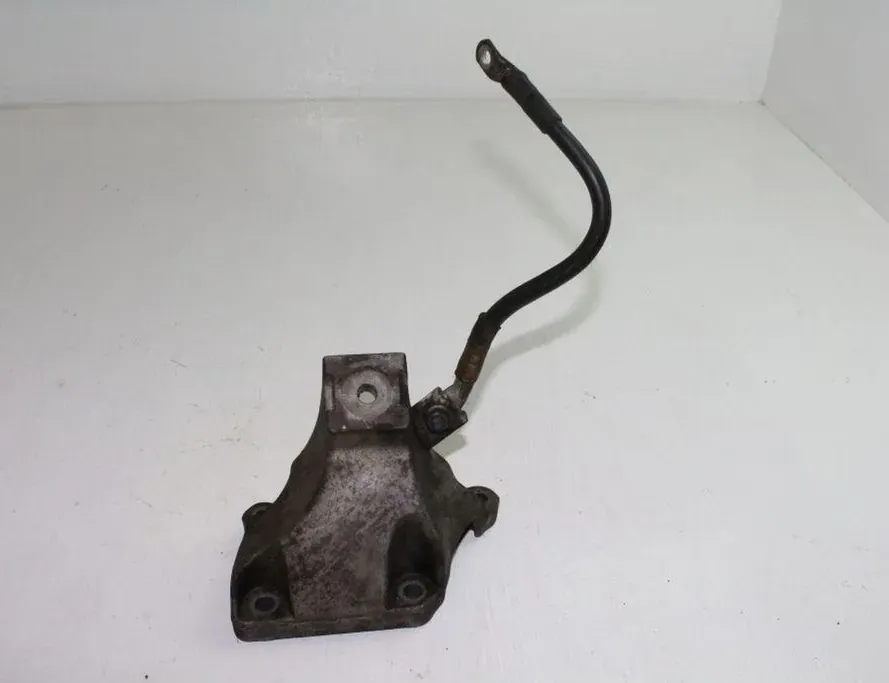 AUDI A6 C6/4F (2004-2011) Engine Bracket Right Side 4F0199308AB 33273192