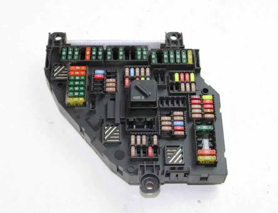 BMW 5 Series F10/F11 (2009-2017) Блок предохранителей 9210857 33277149