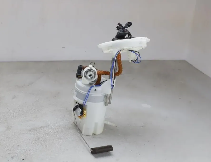 BMW X4 F26 (2014-2018) Топливный насос 7293756 33282416