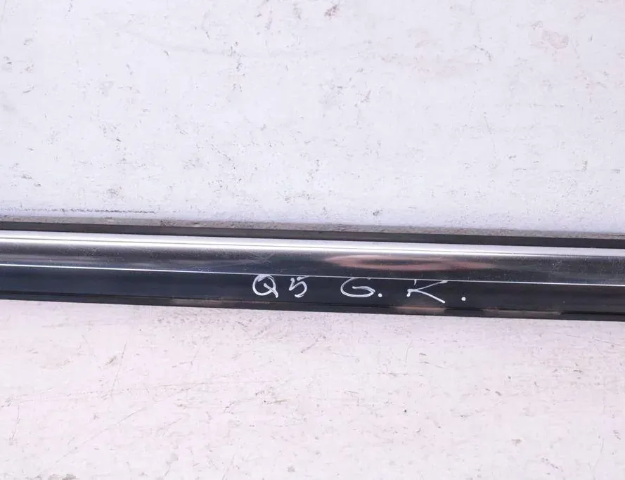 AUDI Q5 8R (2008-2017) Стеклоуплотнитель задней левой двери 8R0853763F 33284823