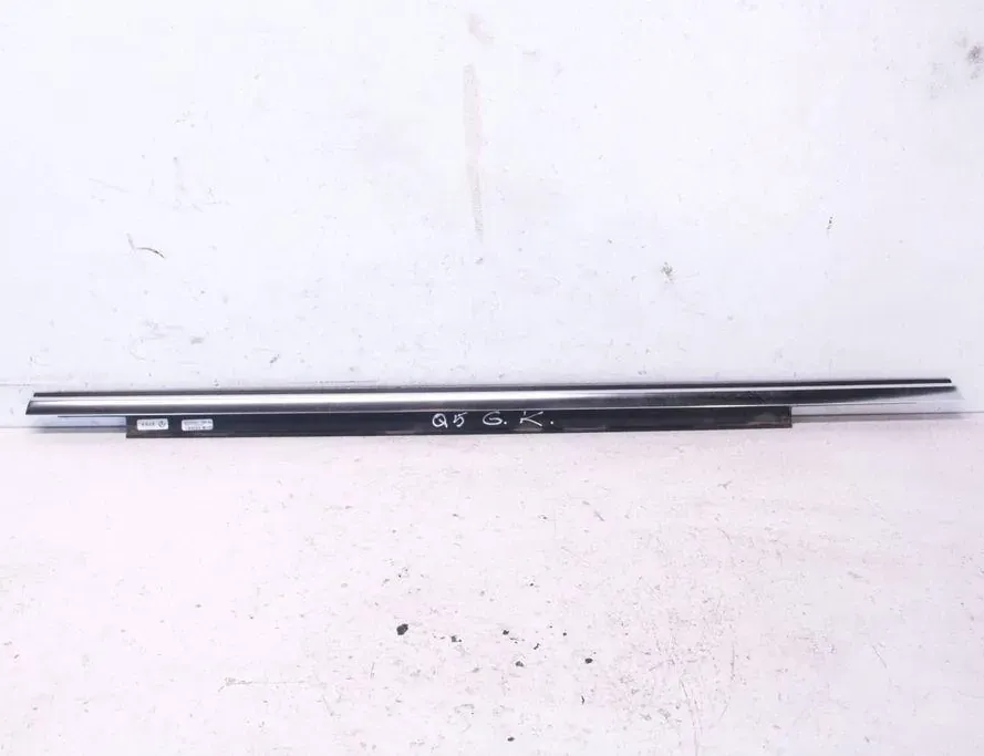 AUDI Q5 8R (2008-2017) Стеклоуплотнитель задней левой двери 8R0853763F 33284823