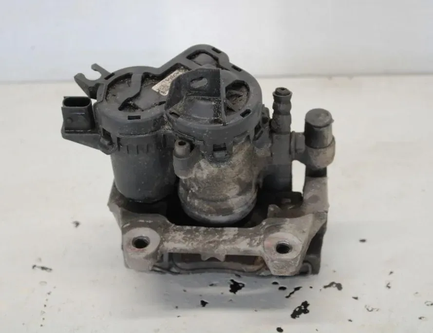 VOLVO XC60 2 generation (2017-2024) Супорт тормозов задний левый 31687554 33298387