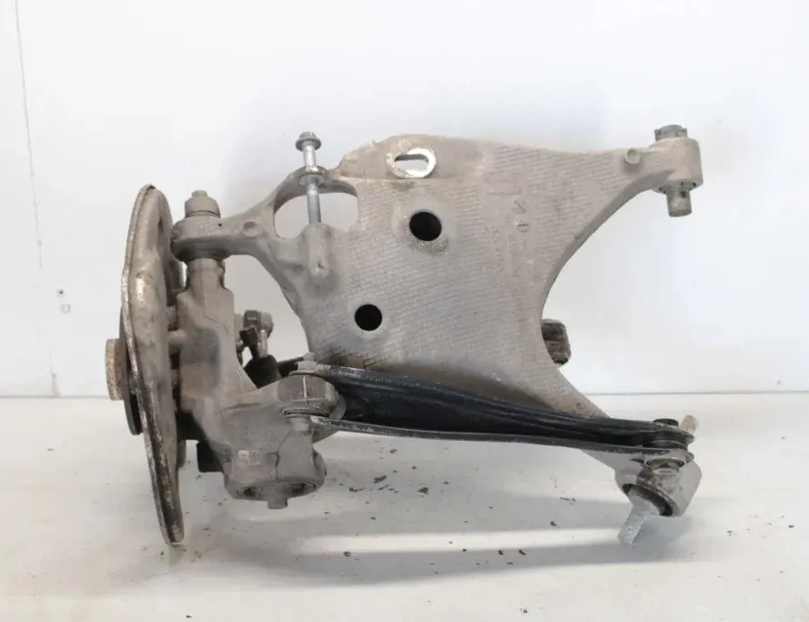 VOLVO XC60 2 generation (2017-2024) Zadný ľavý náboj kolesa 32246510 33298636