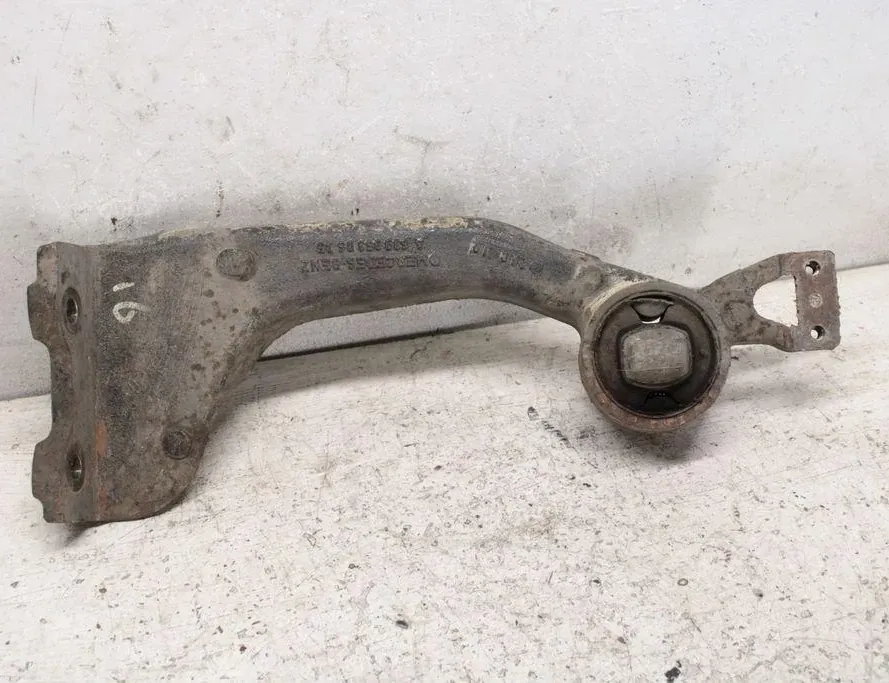 MERCEDES-BENZ Vito W639 (2003-2015) Кронштейн заднего редуктора A6393530695 33303685