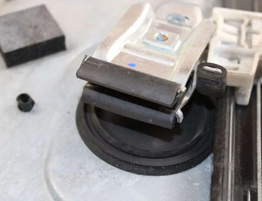 VOLKSWAGEN Passat B6 (2005-2010) Стеклоподъемник задней правой двери 3B4837756 33397496