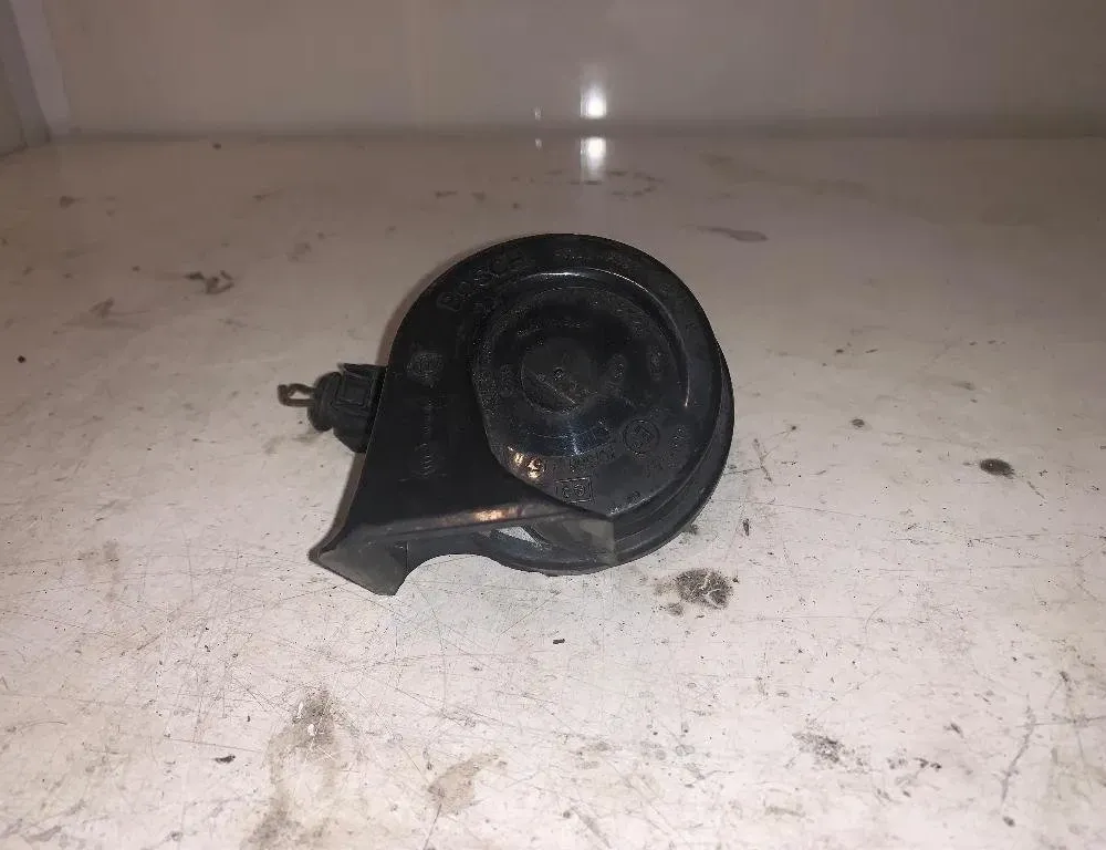 BMW 1 Series E81/E82/E87/E88 (2004-2013) Signál houkačky 703881157 23197535