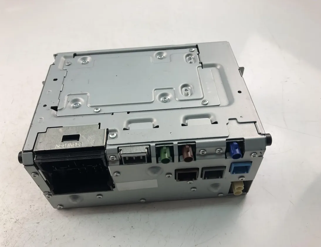 VOLVO V40 2 generation (2012-2020) Music Player Without GPS 31667709AA 23461915