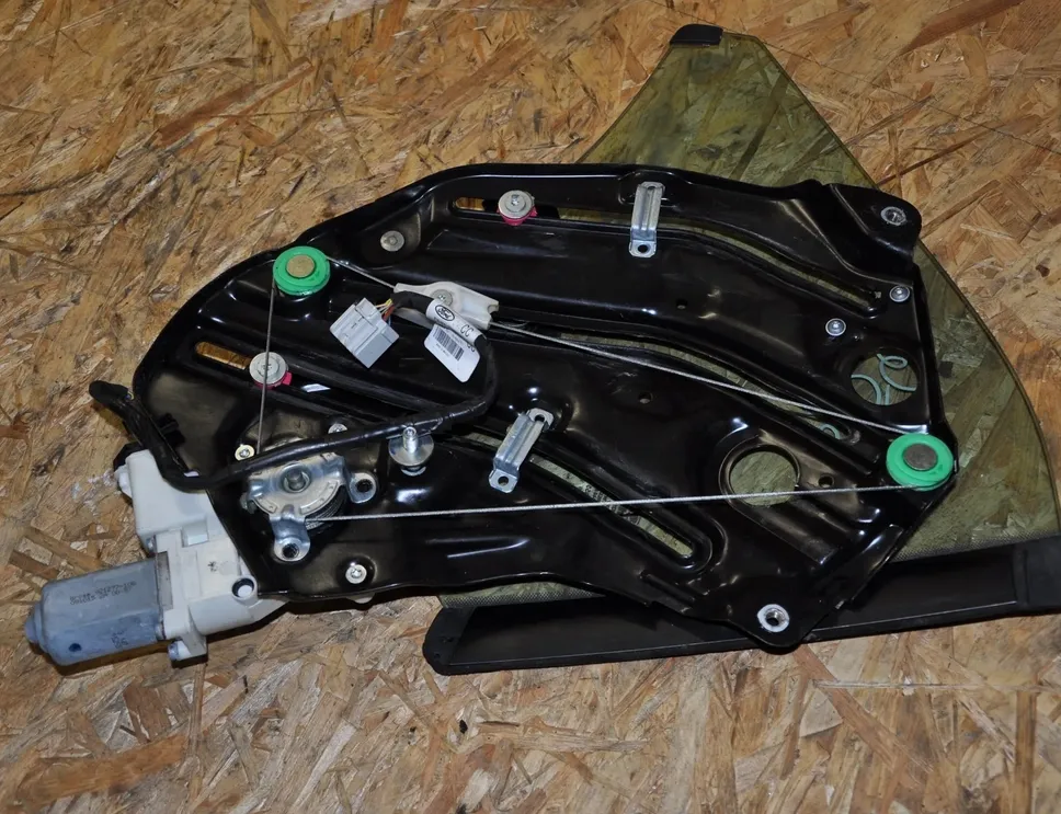 FORD USA Mustang 6 generation (2014-2024) Motor ovládania okna ľavých zadných dverí FR3T14A411CC 23873621