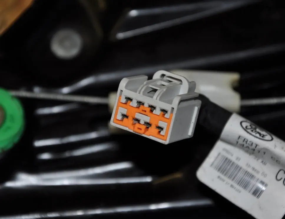 FORD USA Mustang 6 generation (2014-2024) Motor ovládania okna ľavých zadných dverí FR3T14A411CC 23873621