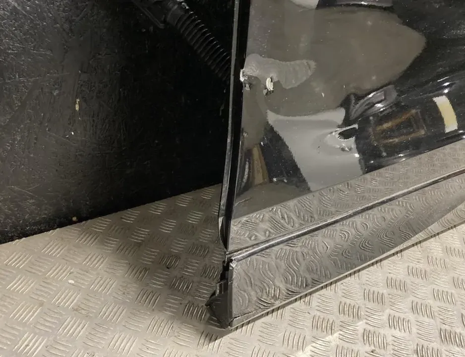 VOLKSWAGEN Rear Left Door 33568892