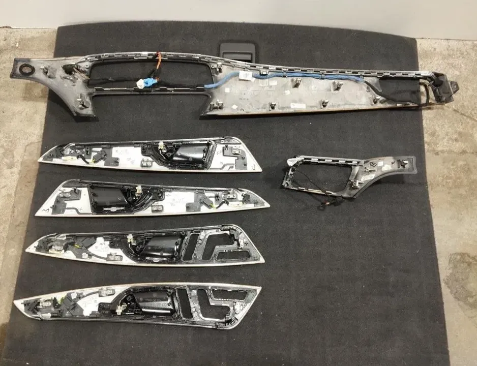 MERCEDES-BENZ CLS-Class C218/X218 (2011-2017) Interior Trim Strips Kit A2186800871,A2186800771,A2187301980,A2187201880 33606825