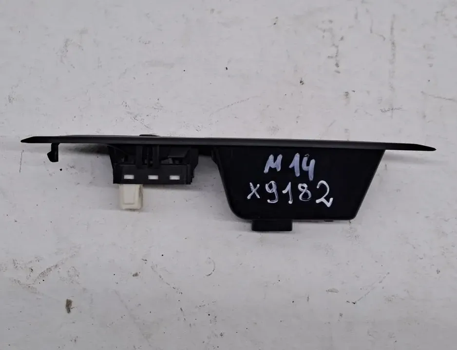 PEUGEOT 208 2 generation (2019-2023) Кнопка стеклоподъемника передней левой двери 98044803ZD 33613539