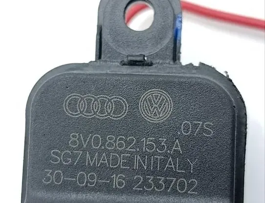 BENTLEY Bentayga 1 generation (2015-2024) Переключатель открытия топливного бака 8V0862153A 33687716