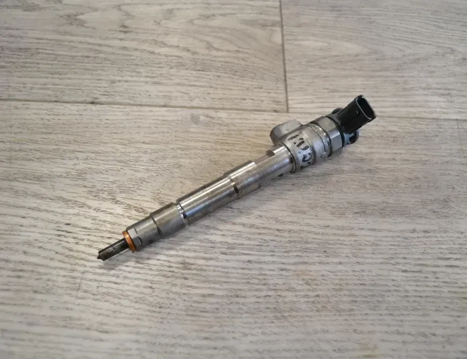 MERCEDES-BENZ A-Class W176 (2012-2018) Palivový vstrekovač 0445110800,H8201636333 34204926