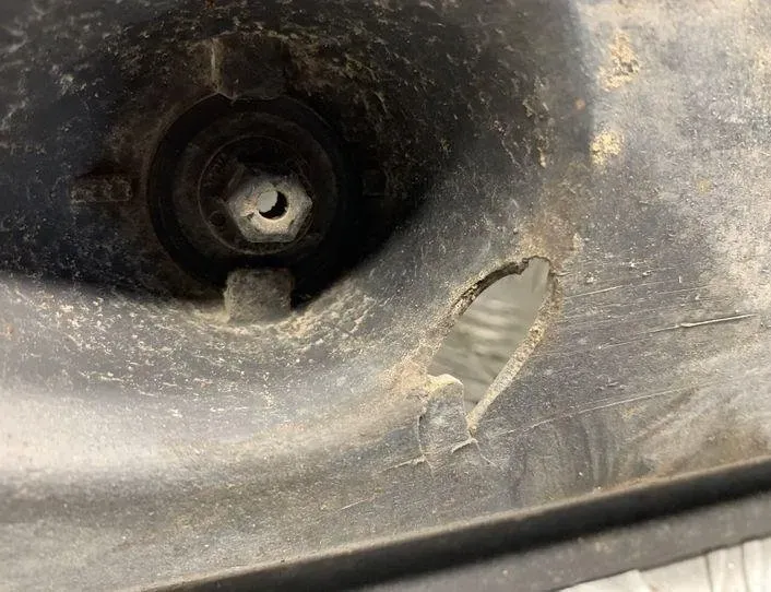 VOLKSWAGEN Tiguan 1 generation (2007-2017) Left Side Underbody Cover 5N0825201 23947546