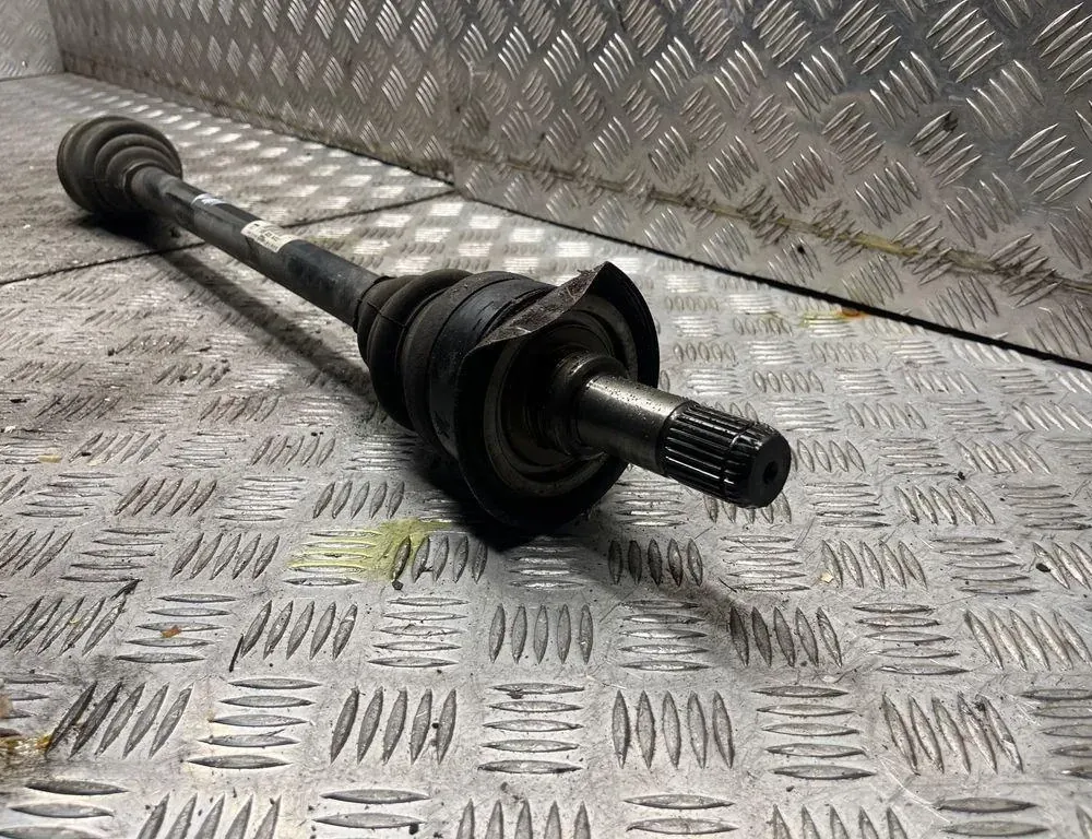 BMW 5 Series F10/F11 (2009-2017) Rear Right Driveshaft 7581028 33817889