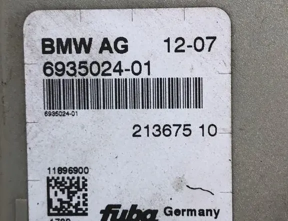 BMW 5 Series E60/E61 (2003-2010) Zosilňovač antény na kufri 6935024 33818789
