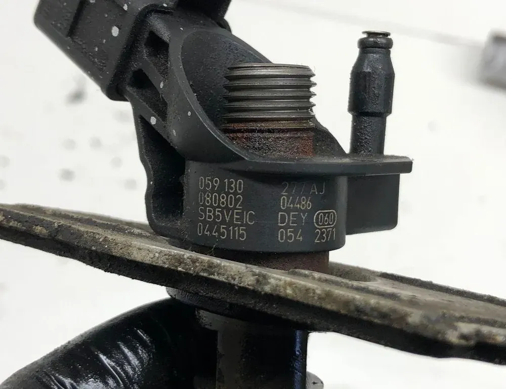 AUDI A6 C6/4F (2004-2011) Комплект Форсунки 059130755S 33820402